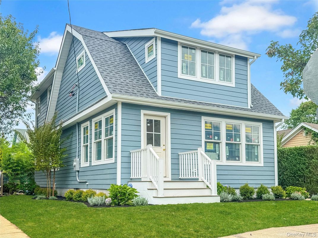 Exterior, Facade, Cape Cod