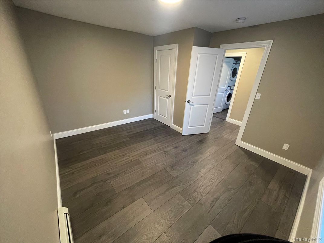 Empty room, Interior, Washer, Wood Texture Flooring