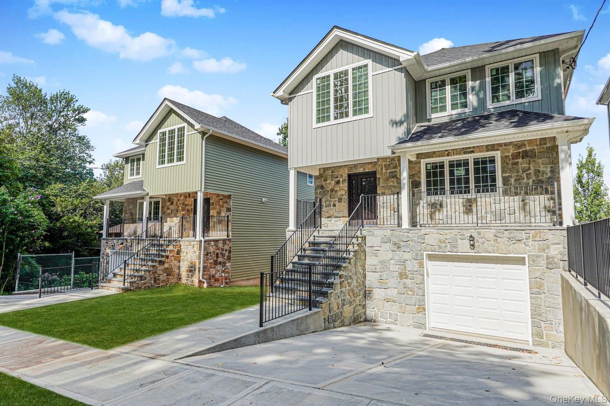 Attached, Exterior, Facade, Farmhouse