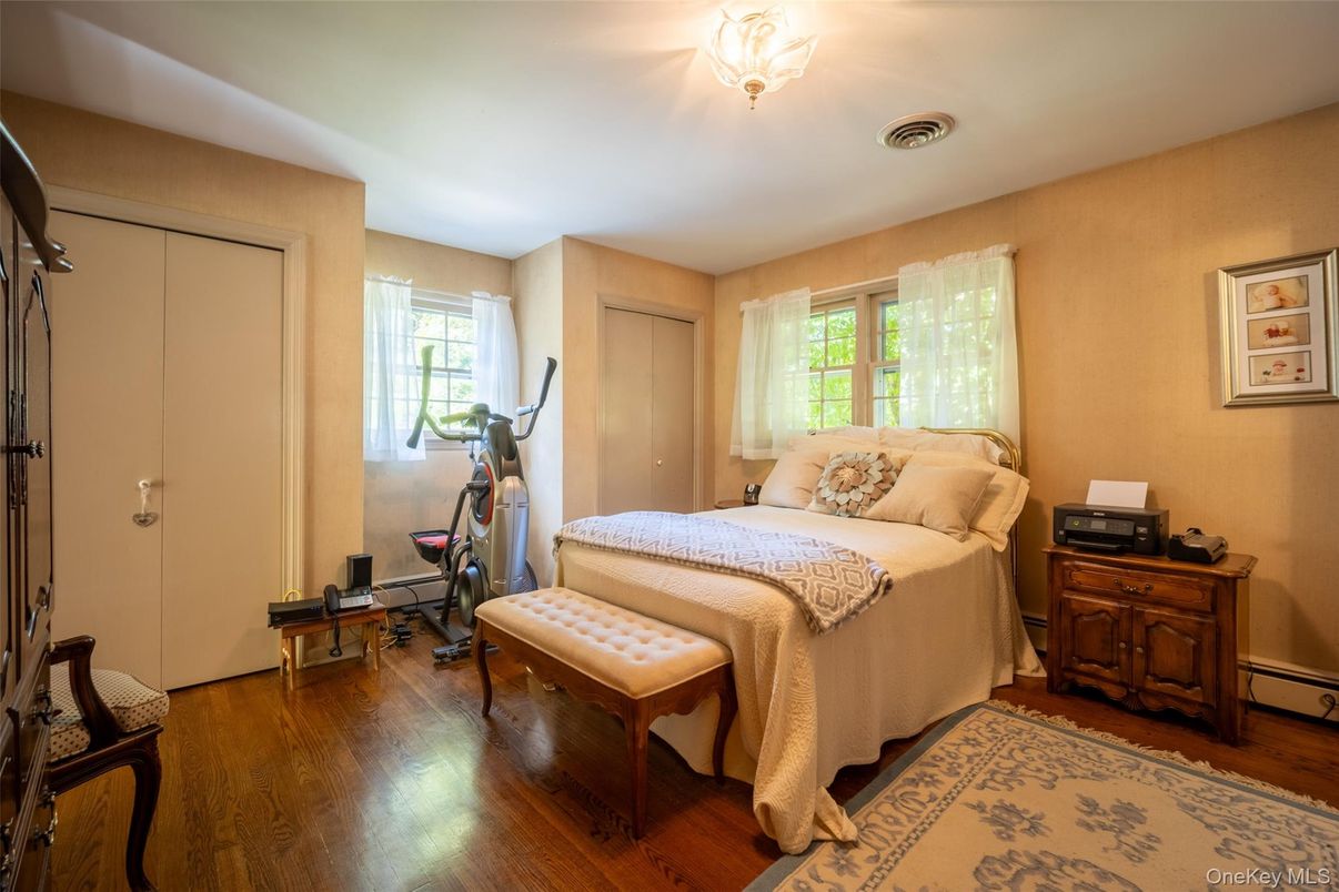 Bedroom, Fitness Equipment, Interior, Wood Texture Flooring