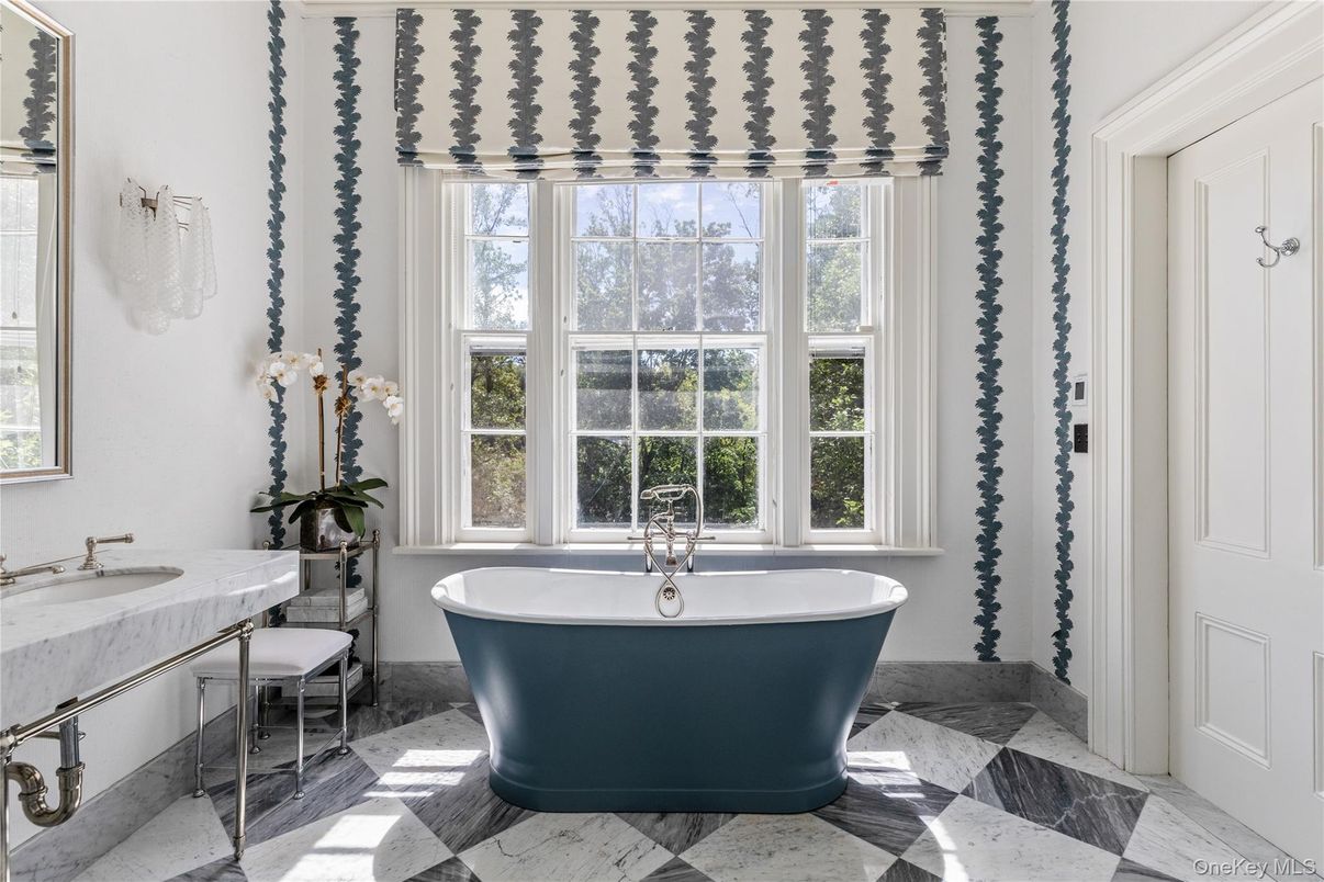 Bathroom, Free Standing Baths, Interior, Marble, Marble Walls