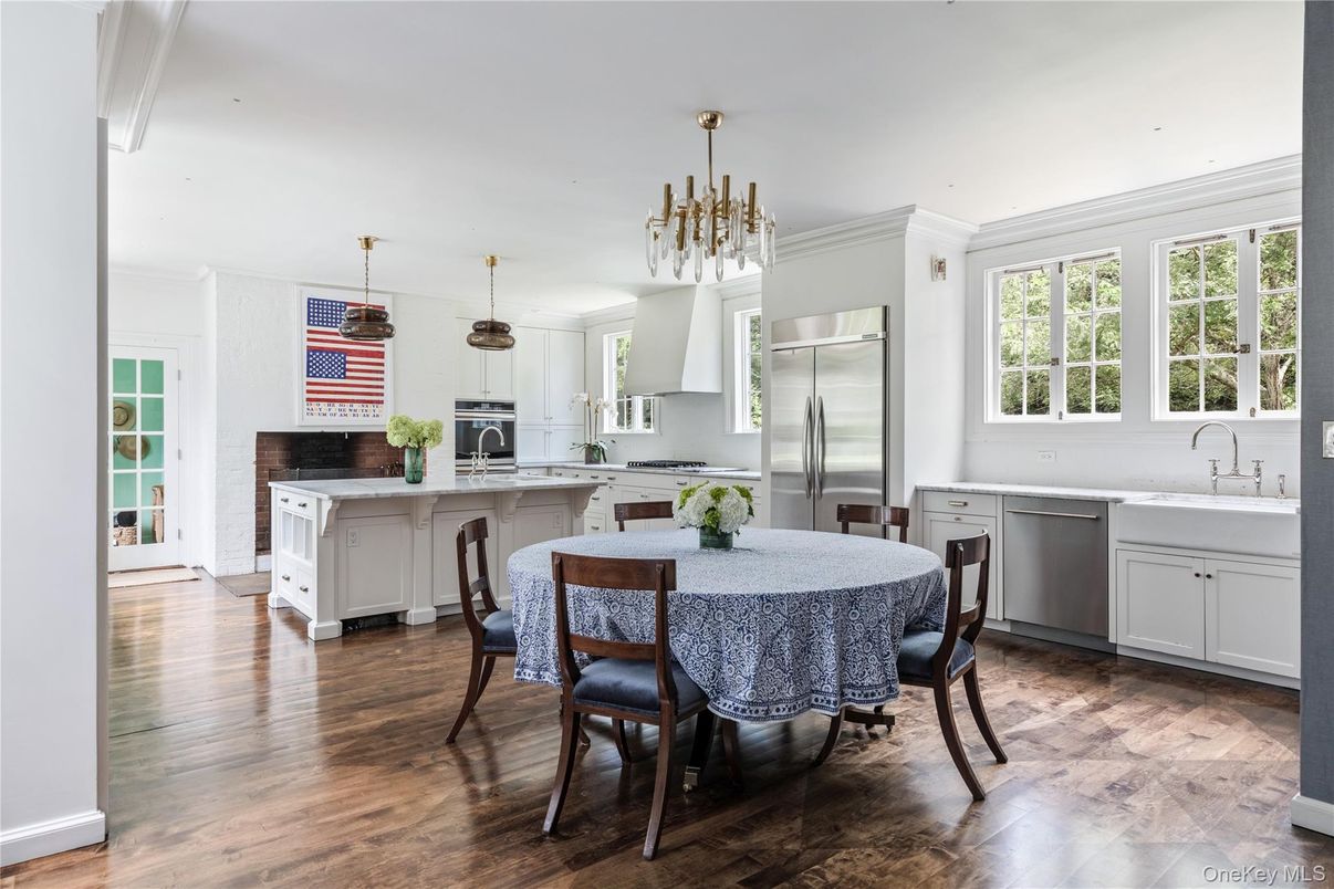 Dining room, Interior, Kitchen, Pendant Lights, Stainless Steel Appliances, Wood Texture Flooring