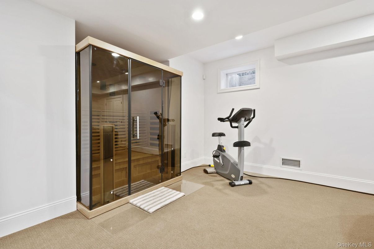 Fitness Equipment, Interior, Recessed Lighting, Sauna Room
