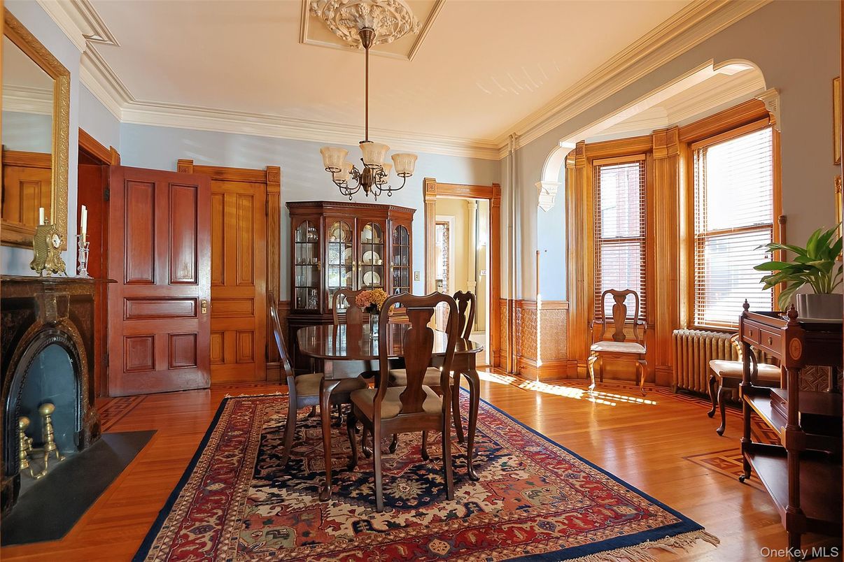 Chandelier, Dining room, Fireplace, Interior, Wood Texture Flooring