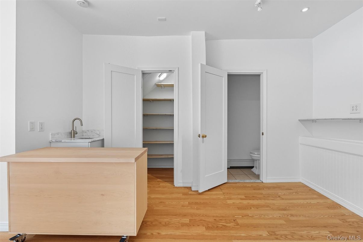 Bathroom, Interior, Recessed Lighting, Wood Texture Flooring