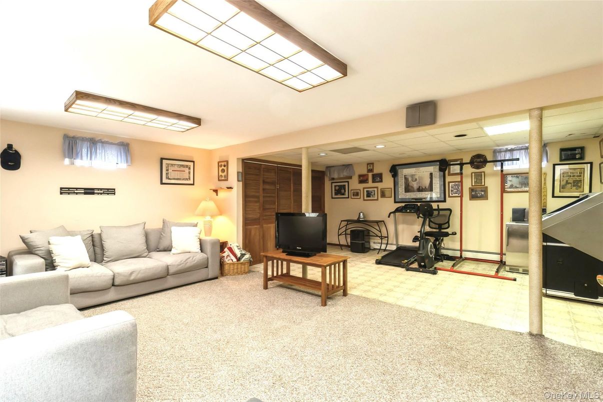 Fitness Equipment, Interior, Living room, Recessed Lighting