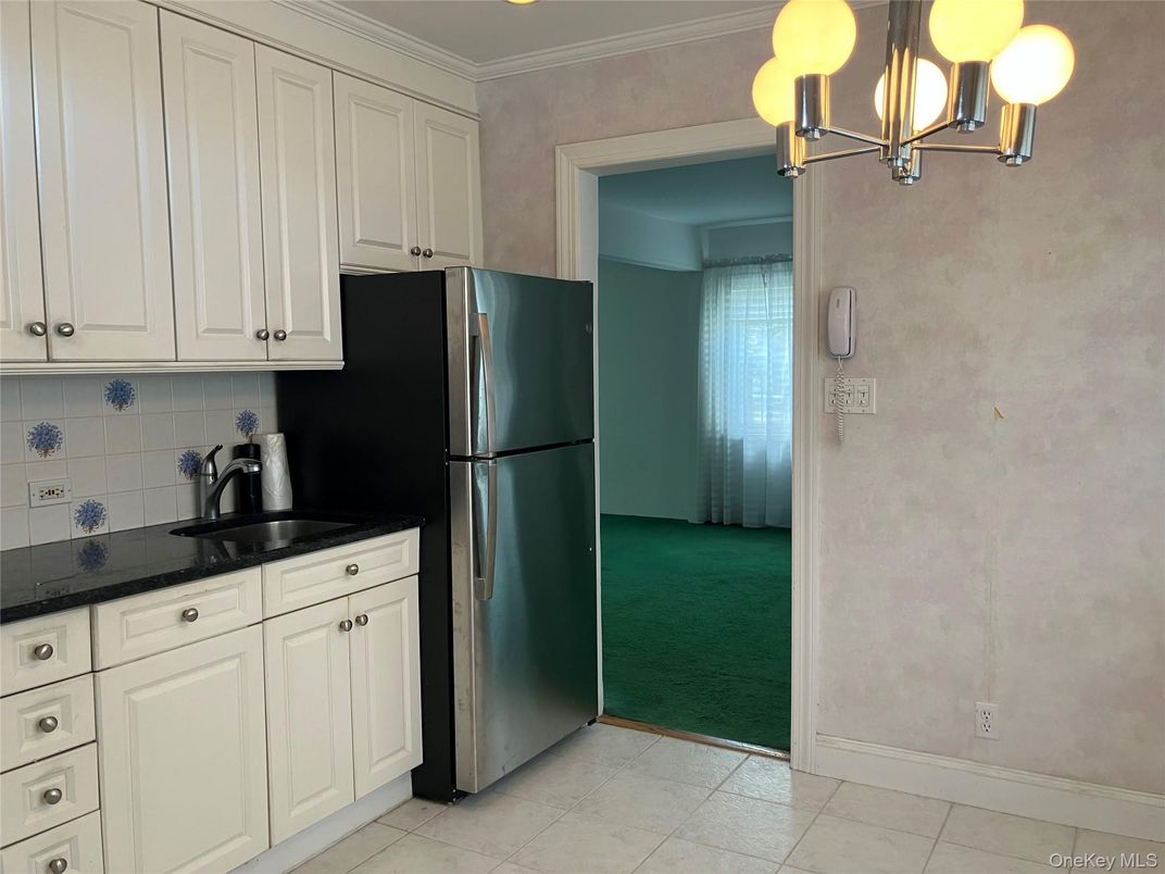 Chandelier, Interior, Kitchen