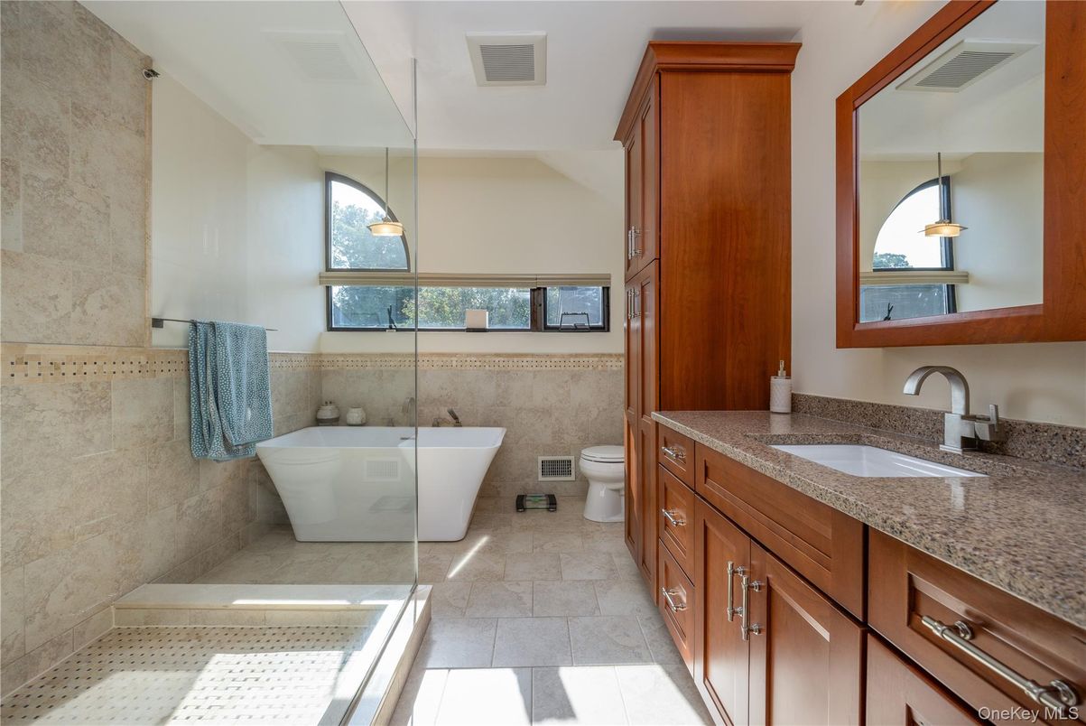 Bathroom, Dual Sink Vanities, Free Standing Baths, Interior, Pendant Lights