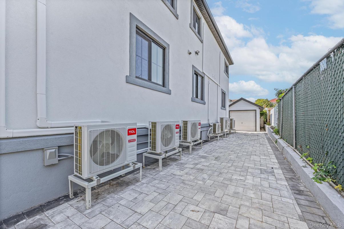 Detached Garage, Exterior