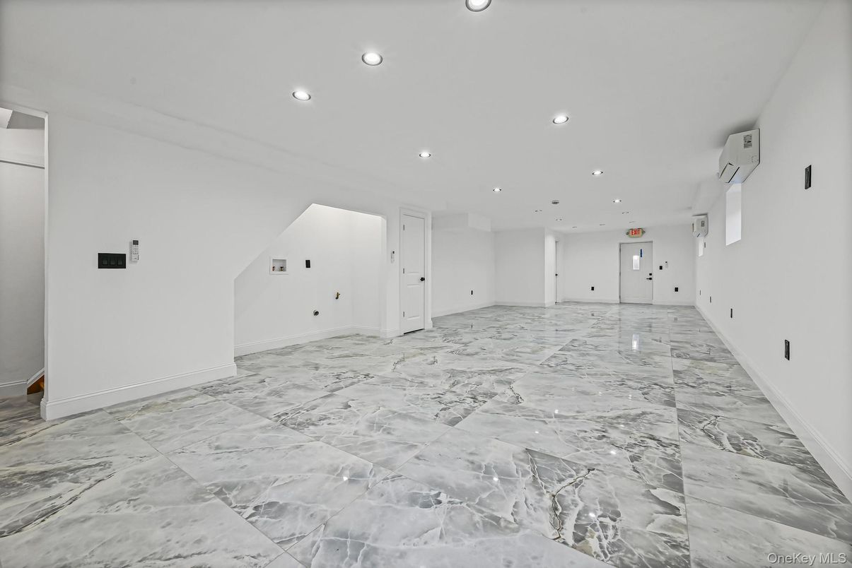 Empty room, Interior, Marble, Recessed Lighting