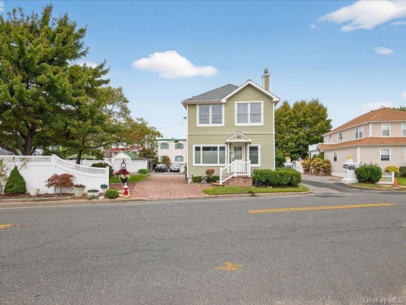 Exterior, Facade, Georgian