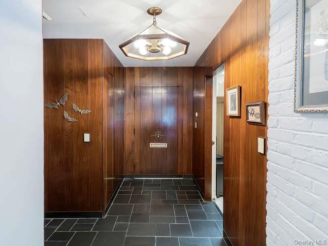 Interior, Pendant Lights, Wooden Walls
