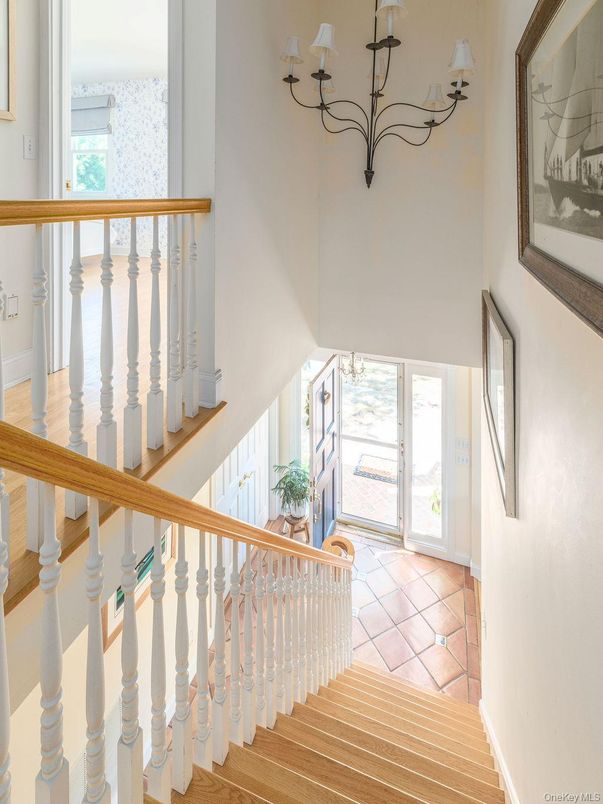 Chandelier, Interior