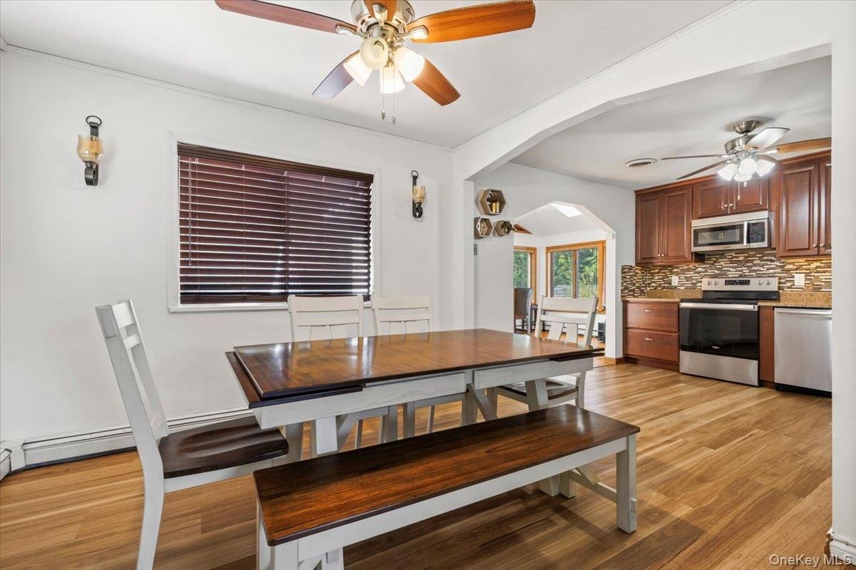 Dining room, Interior, Kitchen, Stainless Steel Appliances, Wood Texture Flooring