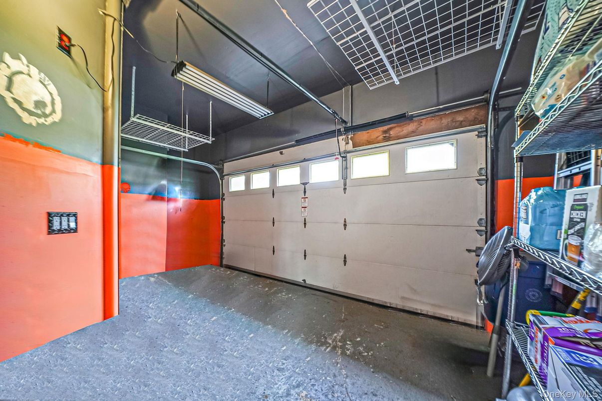 Garage, Interior