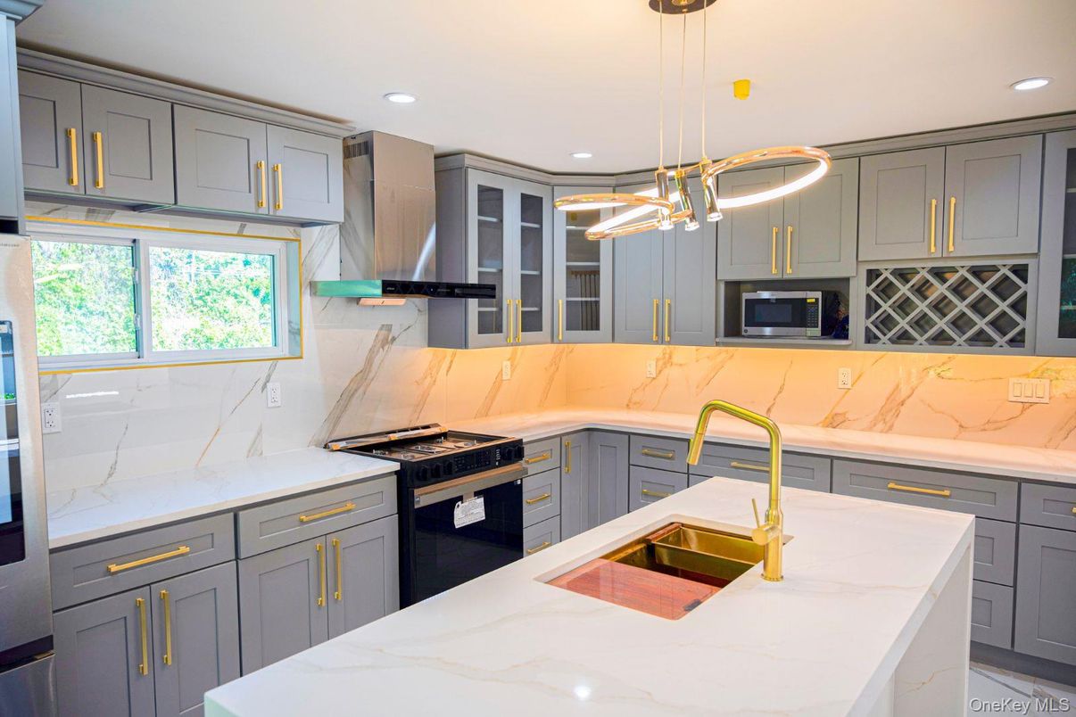 Interior, Kitchen, Marble Walls, Pendant Lights, Recessed Lighting