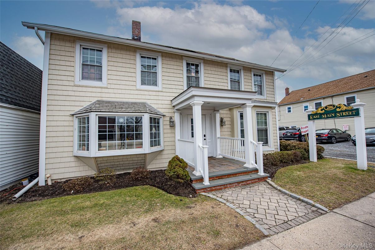 Attached, Exterior, Facade, Georgian