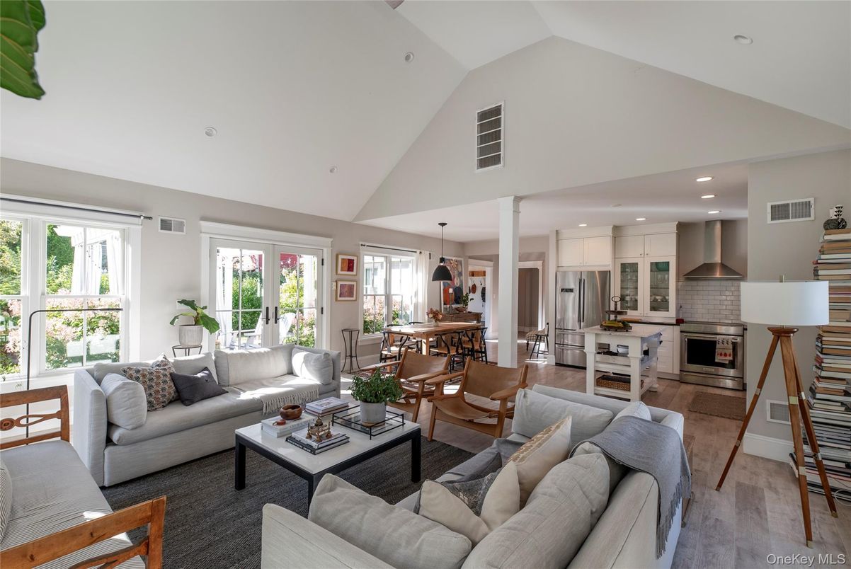 Dining room, Interior, Kitchen, Living room, Pendant Lights, Recessed Lighting, Stainless Steel Appliances, Wood Texture Flooring
