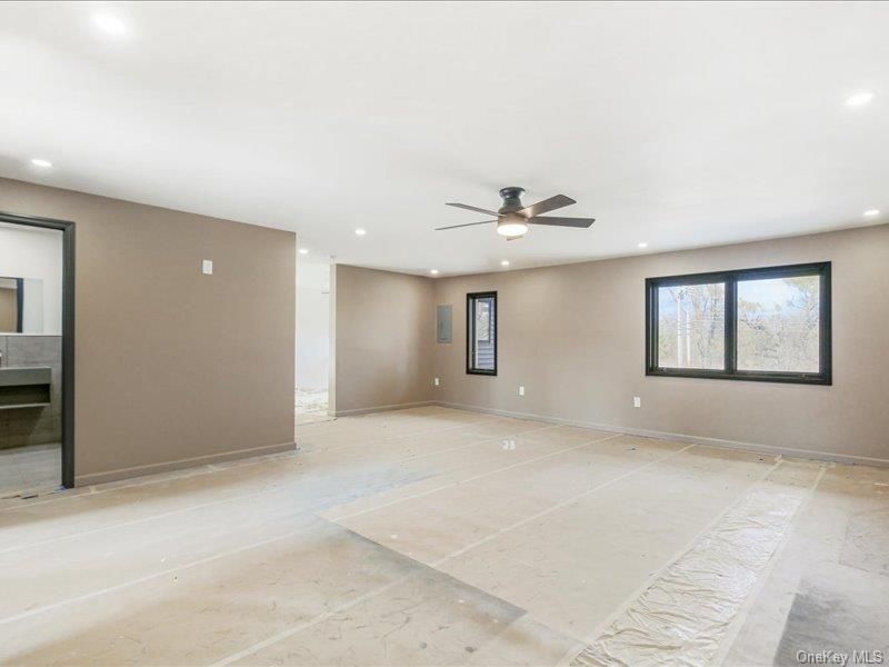 Empty room, Interior, Recessed Lighting