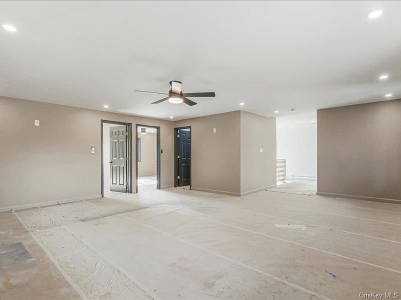 Empty room, Interior, Recessed Lighting