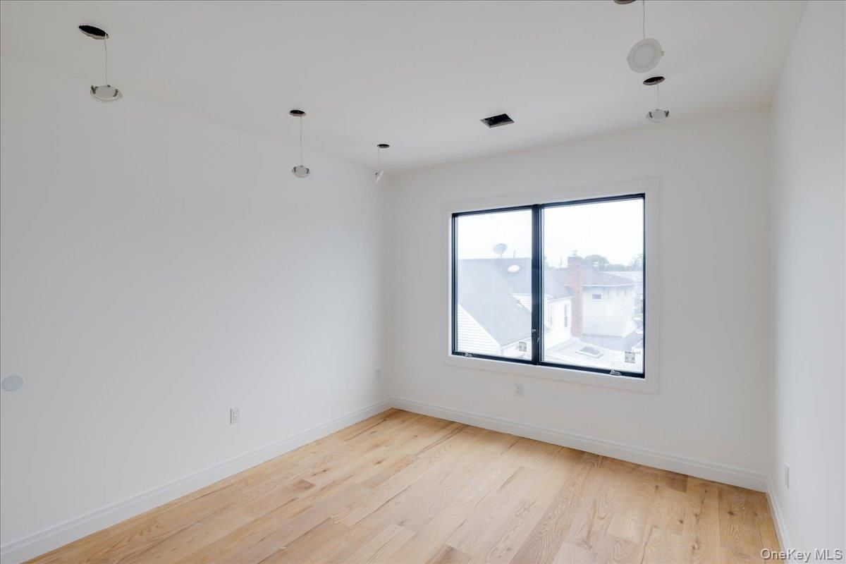 Empty room, Interior, Pendant Lights, Wood Texture Flooring
