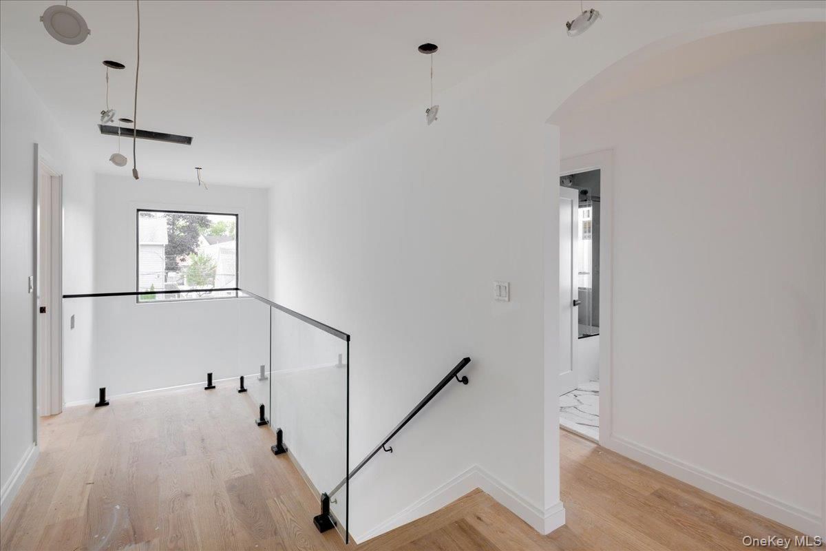 Interior, Pendant Lights, Wood Texture Flooring