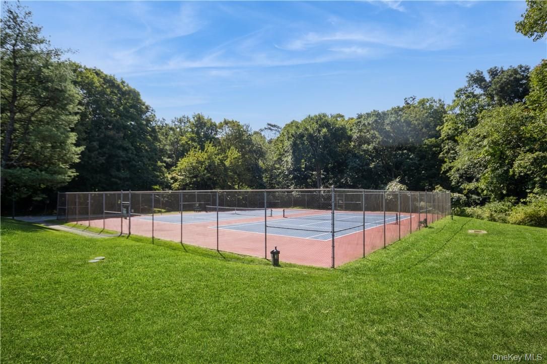 Exterior, Tennis Courts