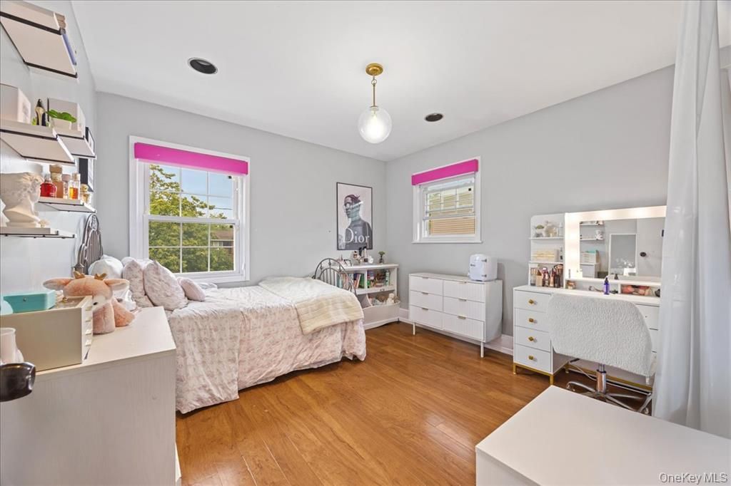 Bedroom, Home Office, Interior, Pendant Lights, Wood Texture Flooring