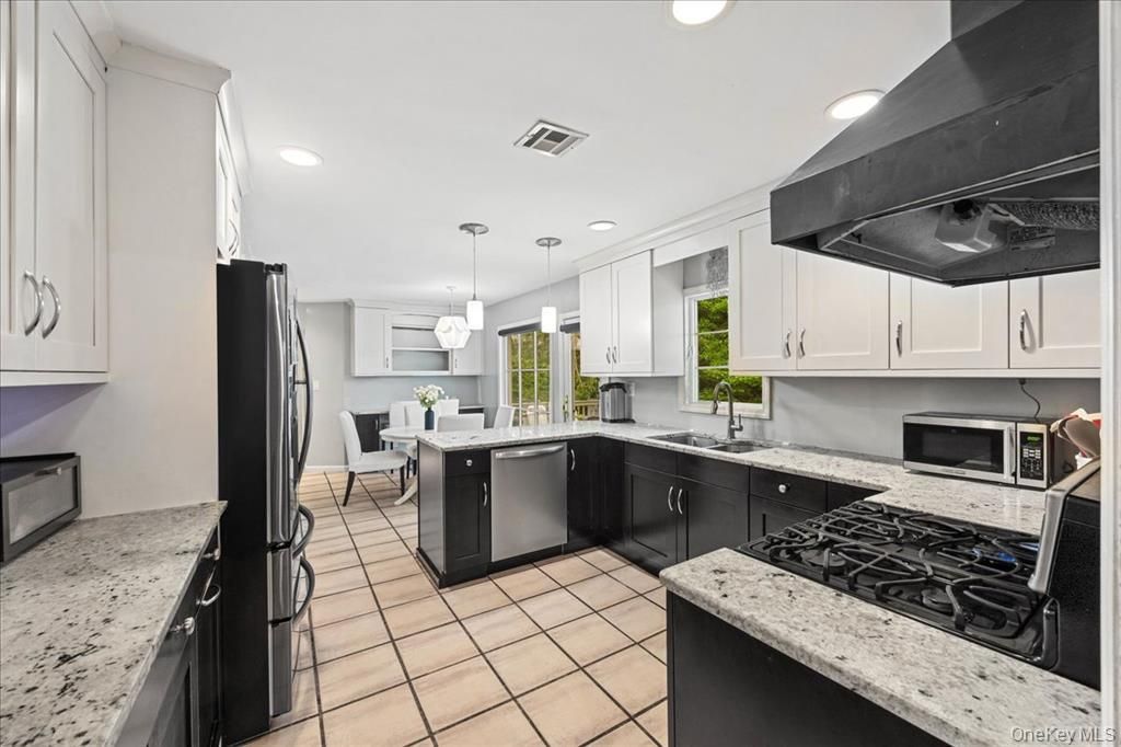 Dining room, Interior, Kitchen, Pendant Lights, Recessed Lighting