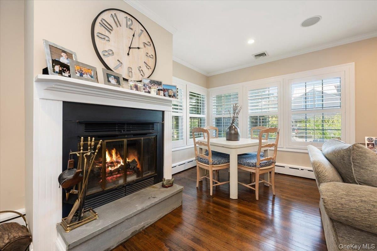 Dining room, Fireplace, Interior, Recessed Lighting, Wood Texture Flooring