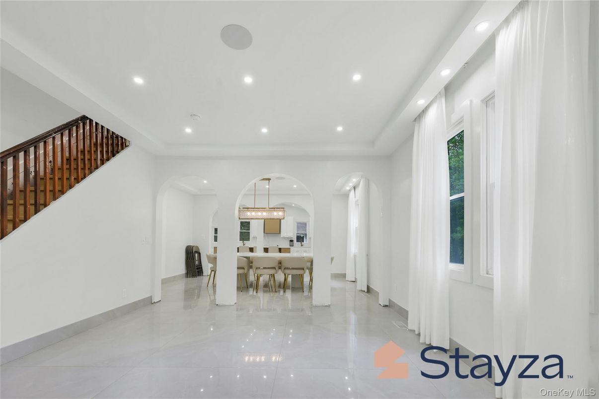 Dining room, Interior, Pendant Lights, Recessed Lighting