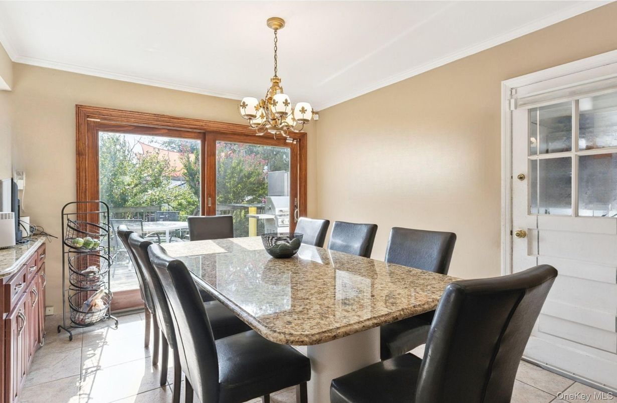 Chandelier, Dining room, Interior