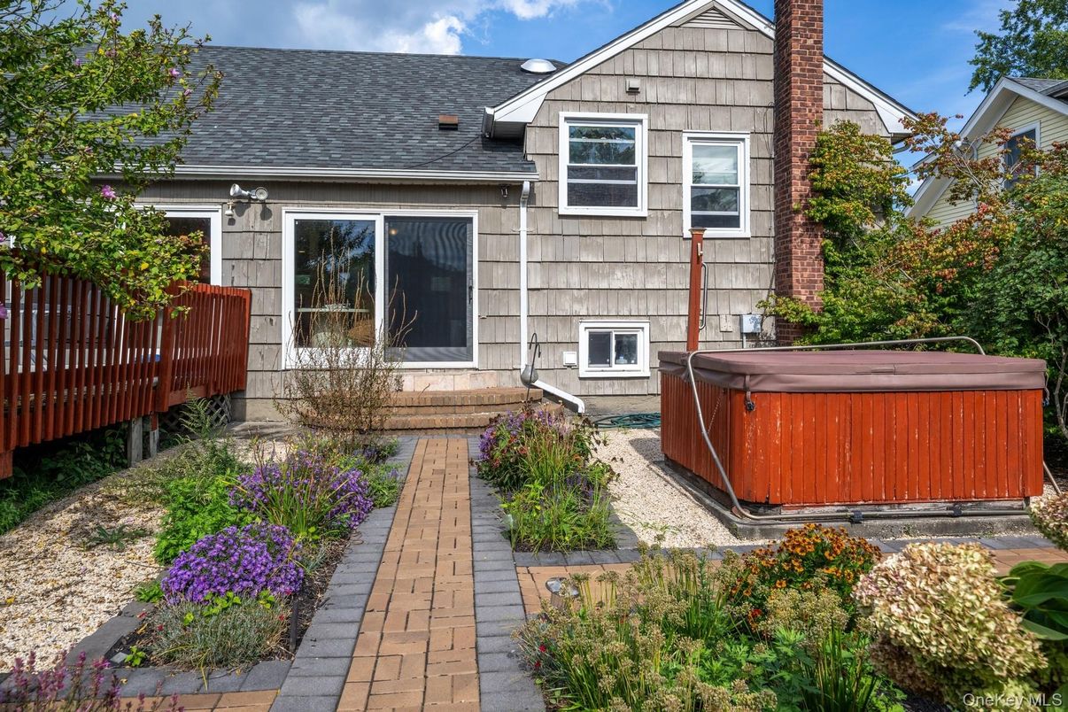 Exterior, Hot Tub