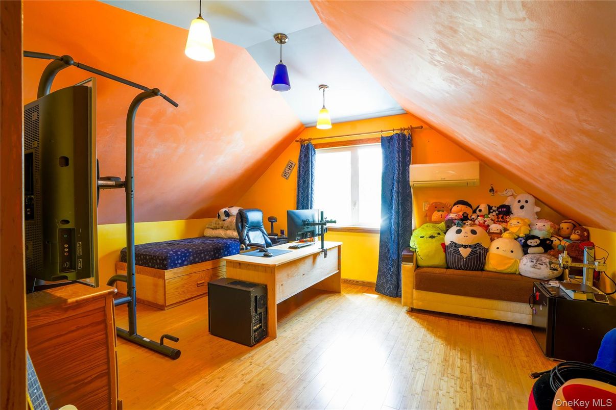 Bedroom, Interior, Pendant Lights, Wood Texture Flooring