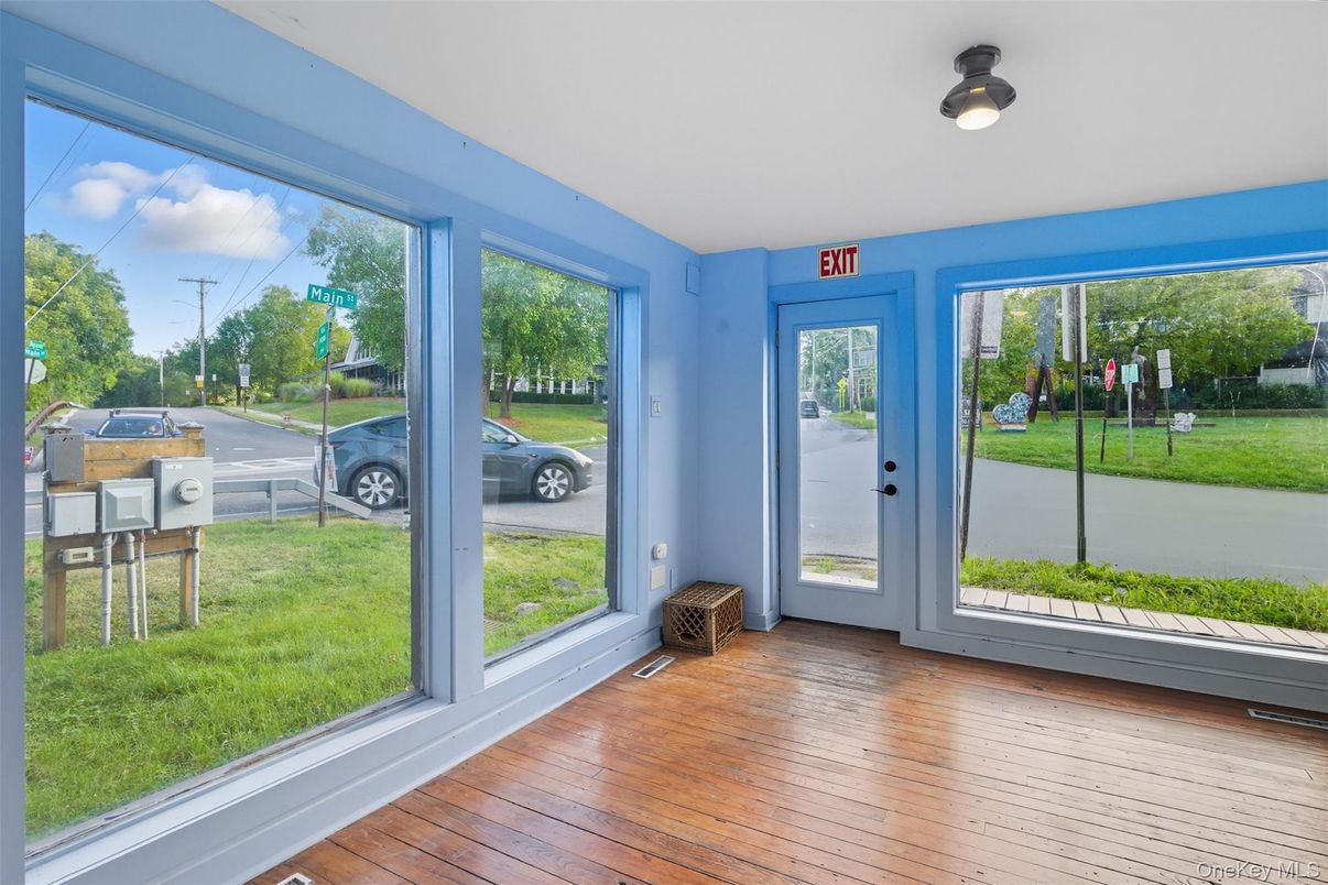 Interior, Sun Room, Wood Texture Flooring