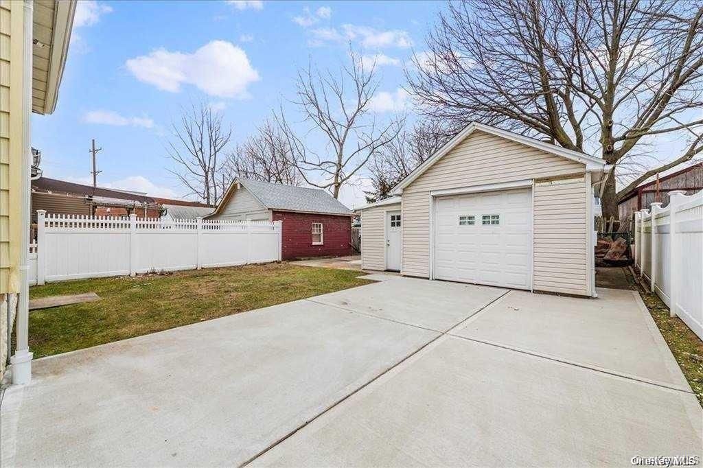 Backyard, Detached Garage, Exterior