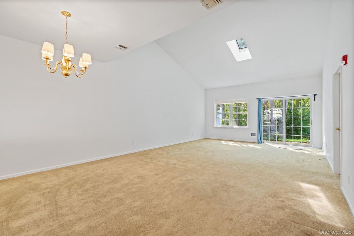 Chandelier, Empty room, Interior