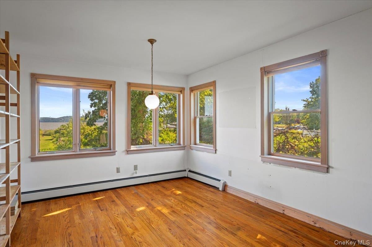 Empty room, Interior, Pendant Lights, Wood Texture Flooring