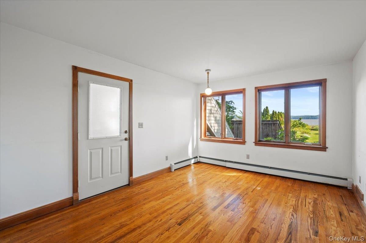 Empty room, Interior, Pendant Lights, Wood Texture Flooring