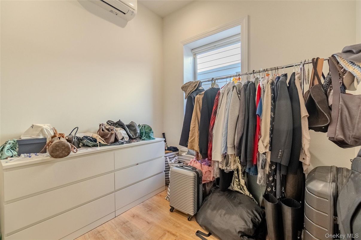 Interior, Walk-in Closets, Wood Texture Flooring