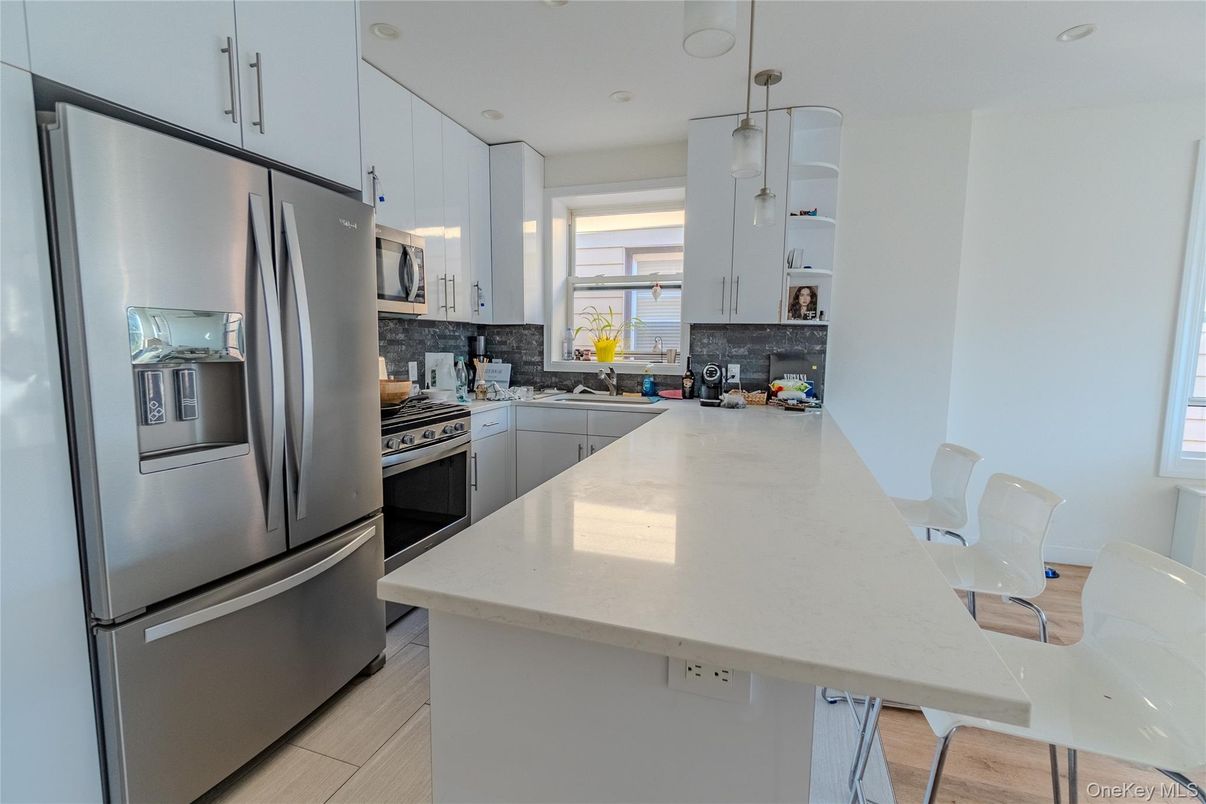 Interior, Kitchen, Pendant Lights, Recessed Lighting, Stainless Steel Appliances