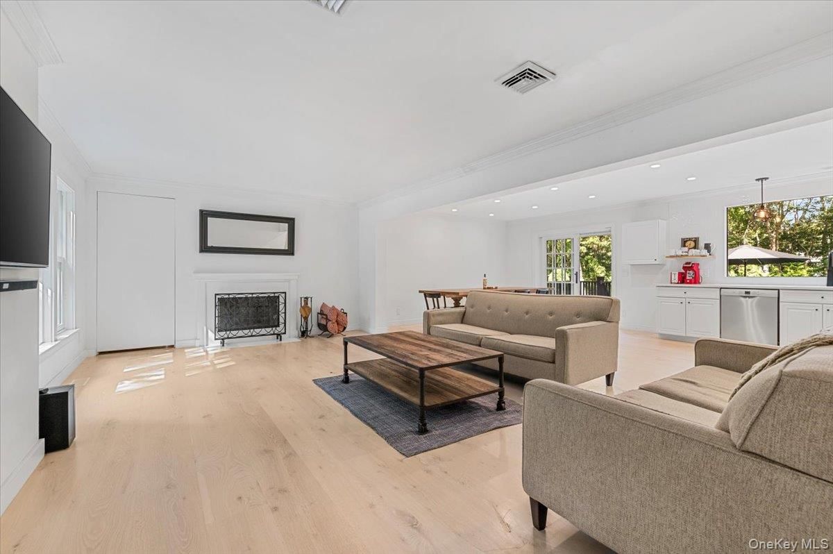 Fireplace, Interior, Living room, Pendant Lights, Recessed Lighting, Wood Texture Flooring