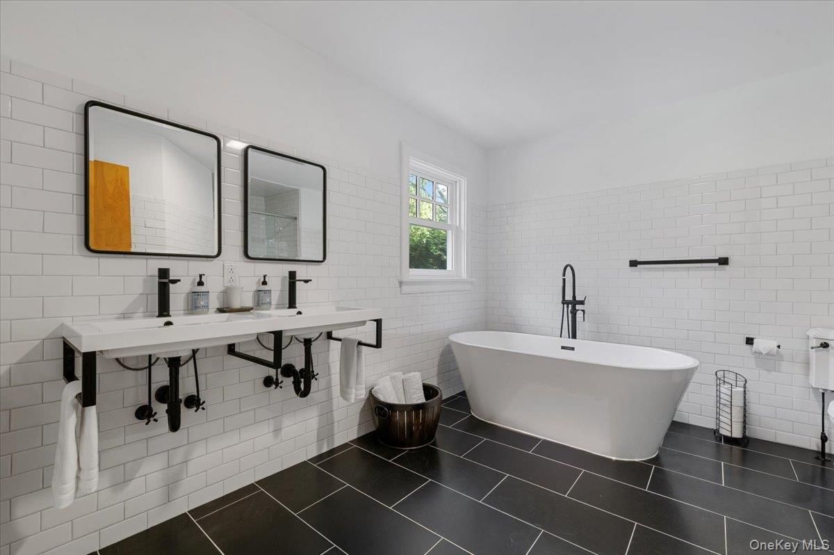 Bathroom, Dual Sink Vanities, Free Standing Baths, Interior