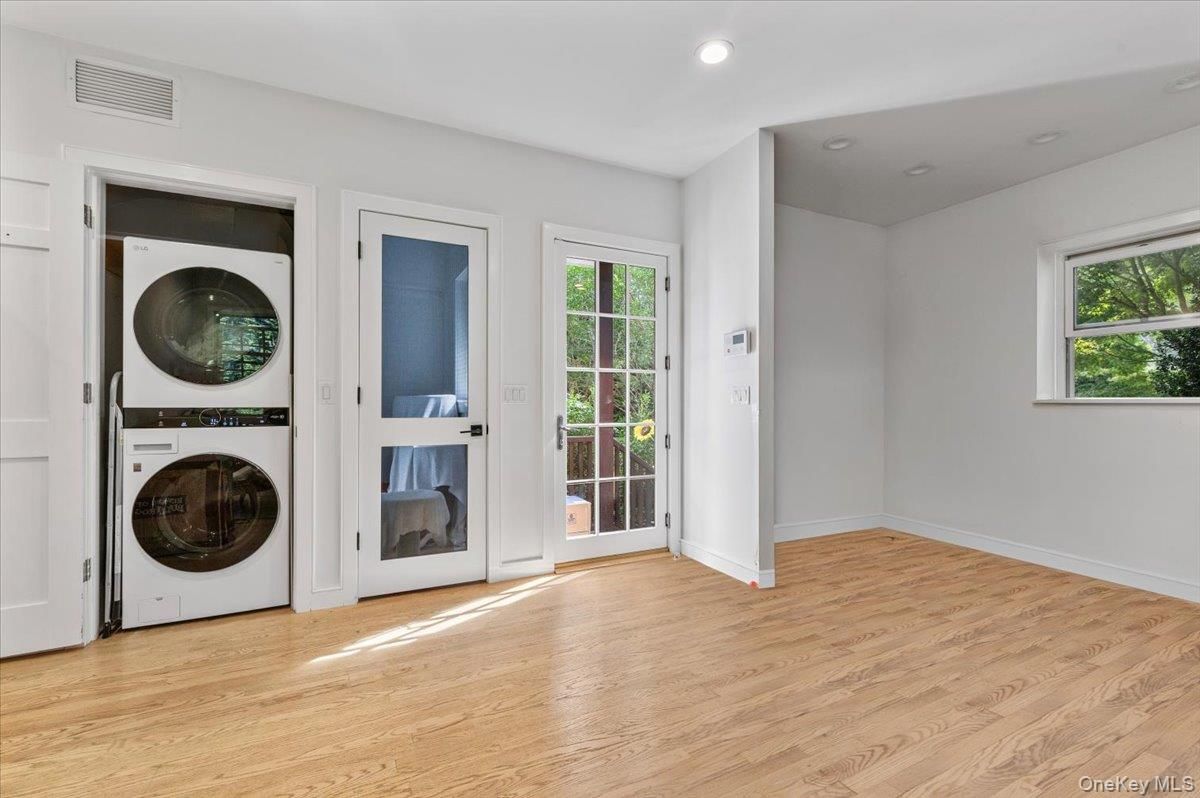 Interior, Recessed Lighting, Utility Closets, Washer, Wood Texture Flooring