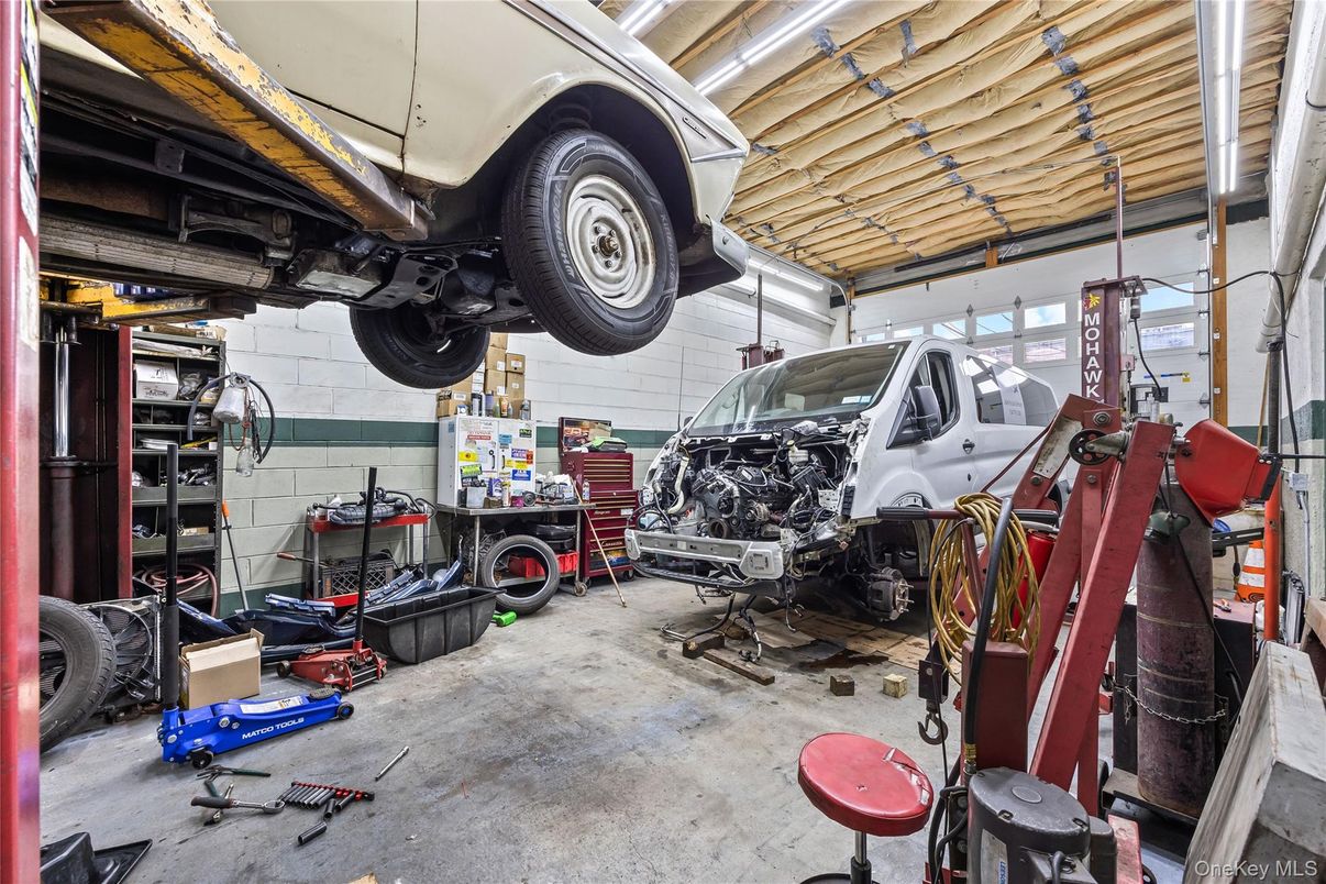 Garage, Interior