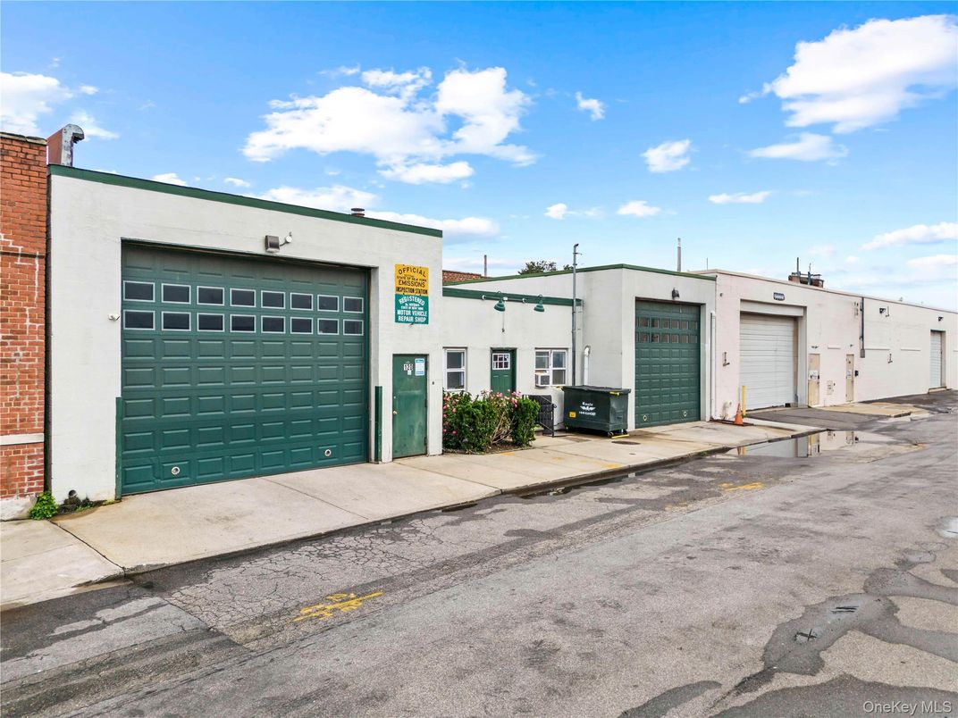 Detached Garage, Exterior