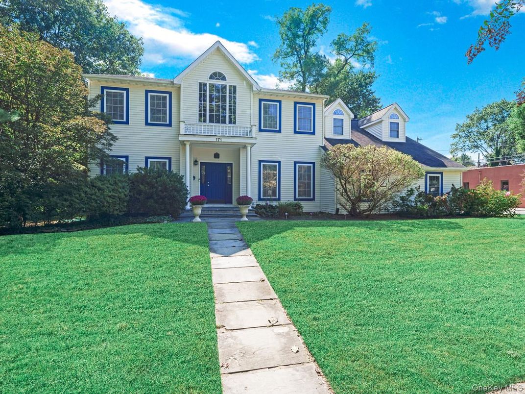 Exterior, Facade, Georgian