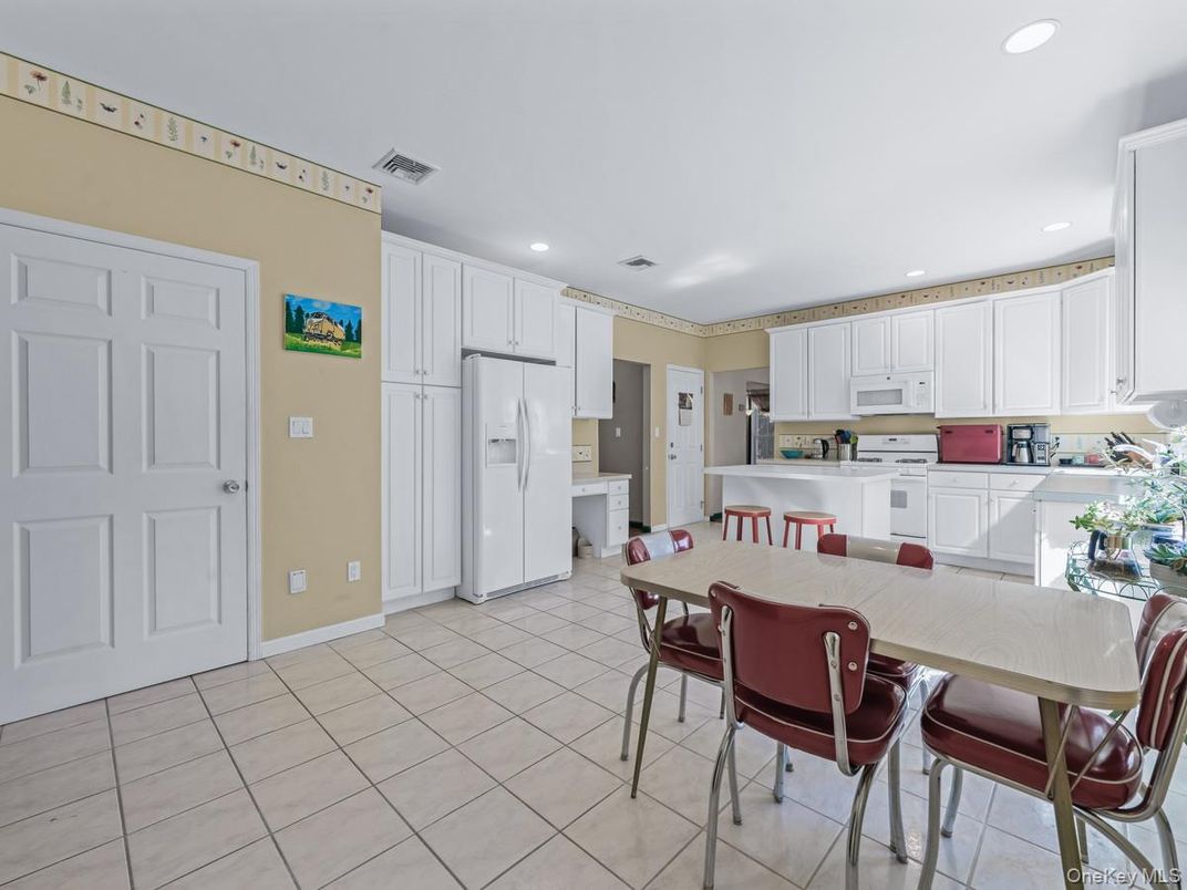 Dining room, Interior, Kitchen, Recessed Lighting