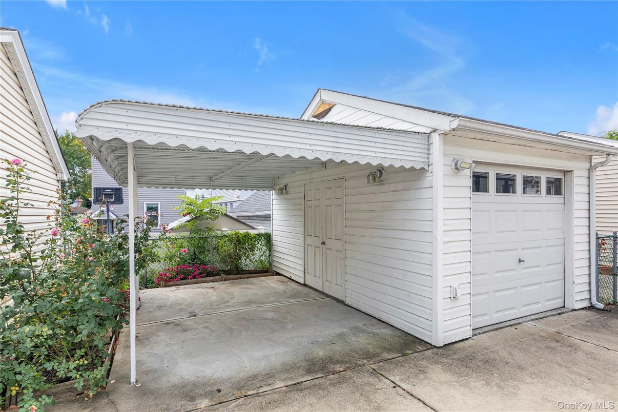 Detached Garage, Exterior