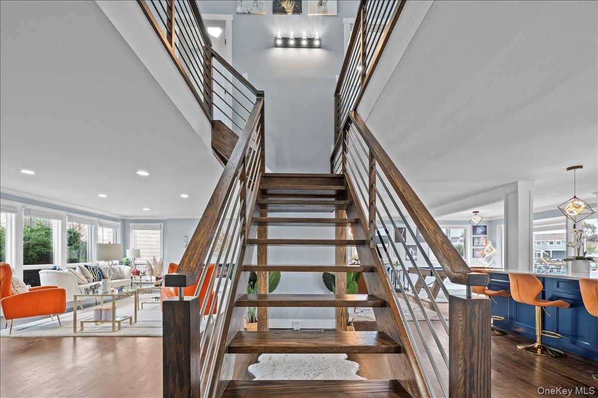 Interior, Living room, Pendant Lights, Recessed Lighting, Wood Texture Flooring